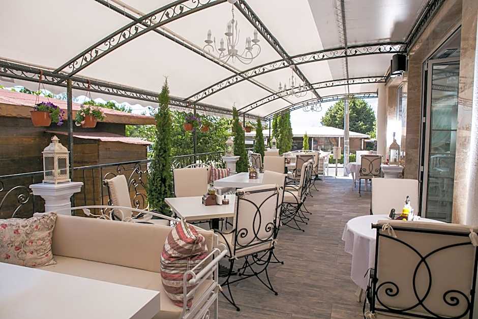 семеен хотел Прованс Ахелой