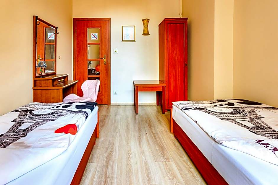 Babel Hostel, Dworzec PKP, Rynek