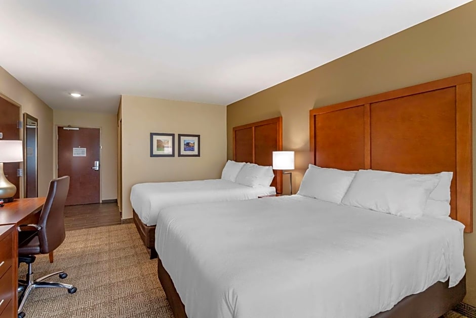 Comfort Inn & Suites