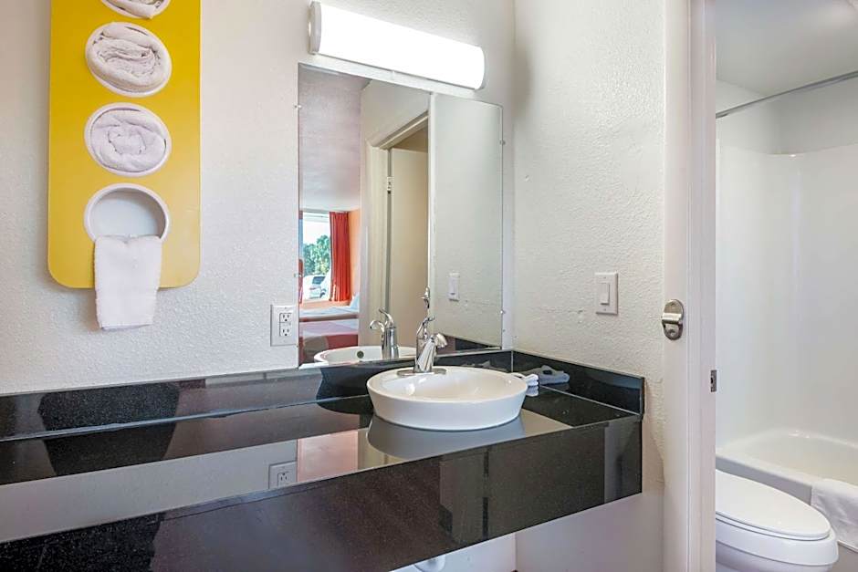 Motel 6-Connellys Springs, NC