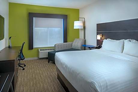 King Suite with Disability Access and Bathtub - Non Smoking