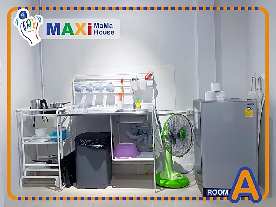 MAXi MaMa Room