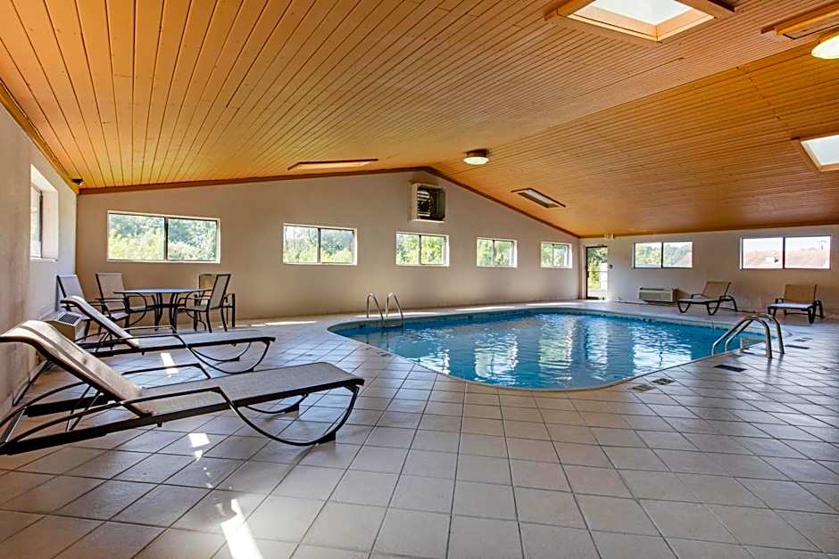 Quality Inn & Suites Metropolis I-24