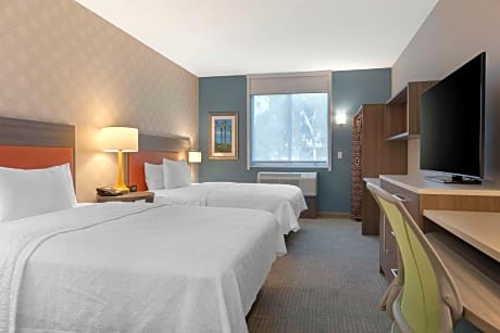 Room with Two Queen Beds - Non-Smoking