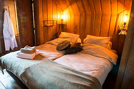 Double Room with Private External Bathroom
