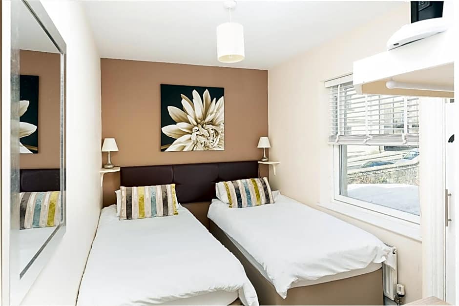 Bath Breaks Apartments