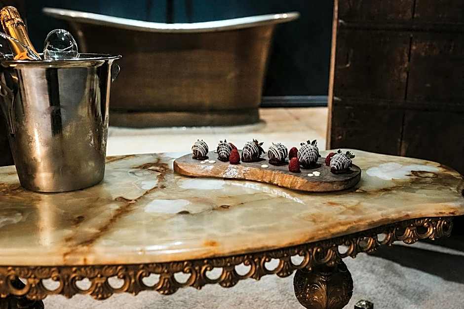 Le Petit Chateau & William de Percy