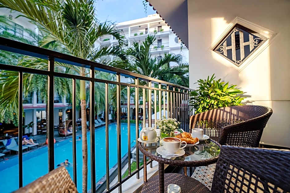 Photo 1 of 6 of Senior 2 Beds, Pool View, Balcony