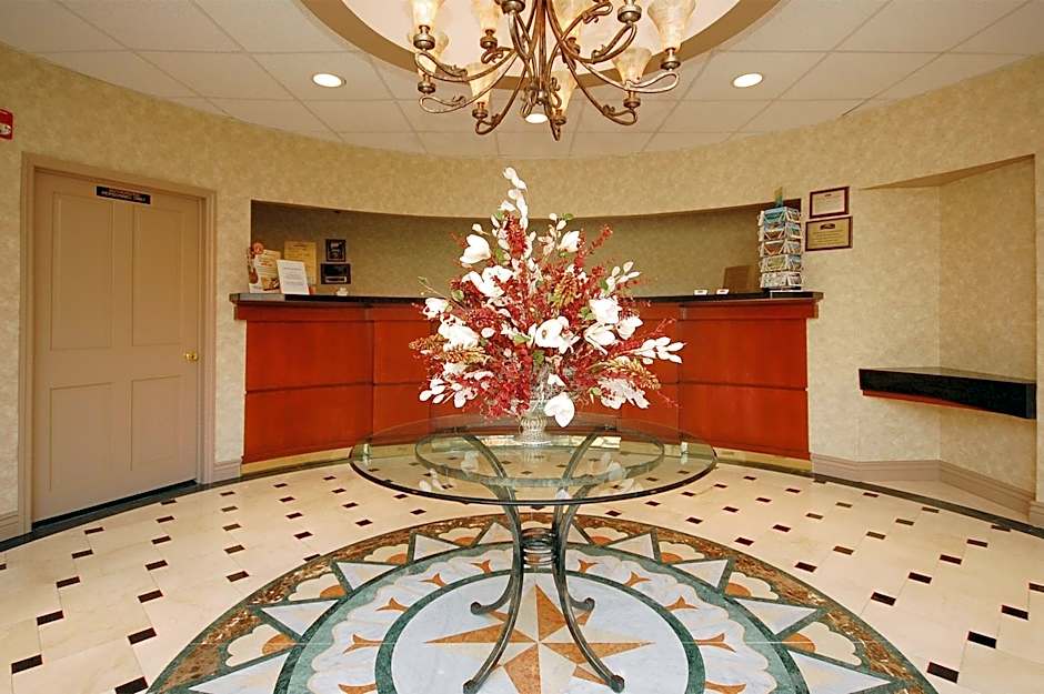 Howard Johnson by Wyndham Newburgh