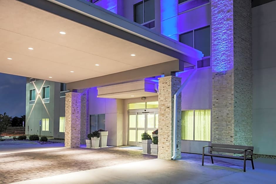 Holiday Inn Express & Suites Litchfield By IHG