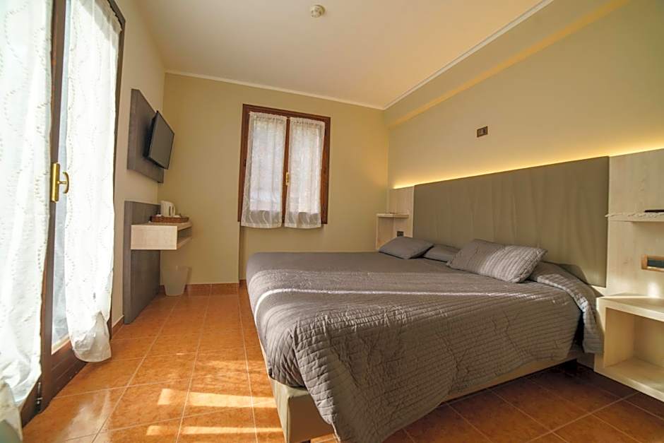 Hotel Lago Bin