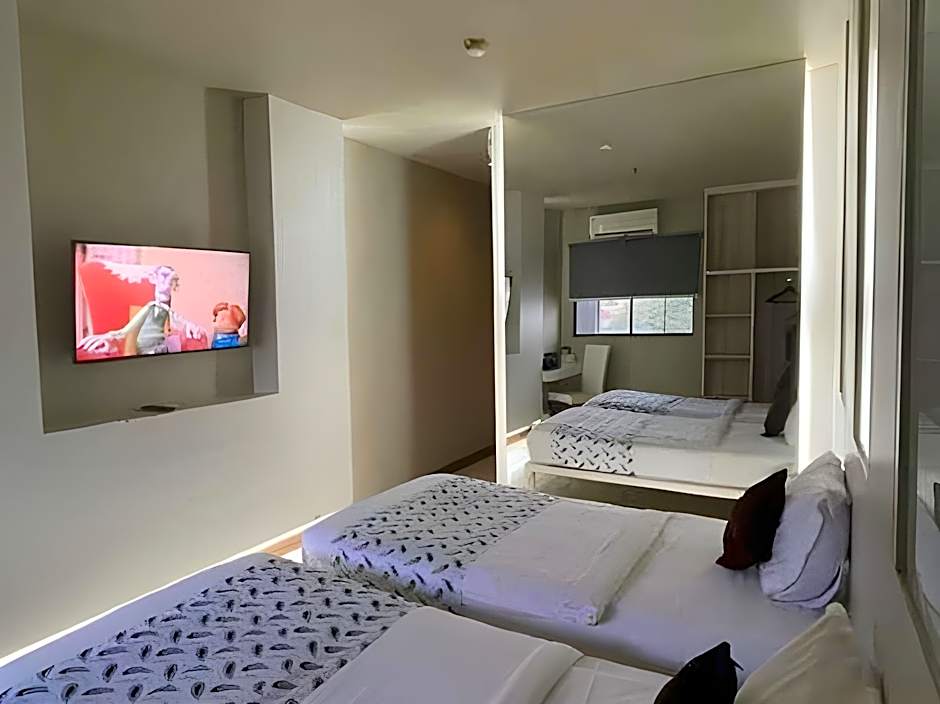 The L Hotel