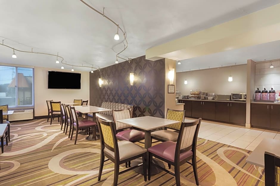 La Quinta Inn & Suites by Wyndham Binghamton - Johnson City