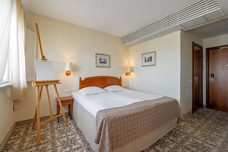 Rixwell Collection Savoy Boutique Hotel
