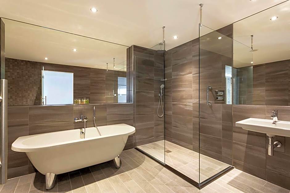 DoubleTree by Hilton Edinburgh - Queensferry Crossing