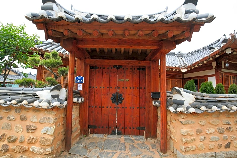 Gaeunchae Hanok Guesthouse Jeonju 2 (Korea Quality)