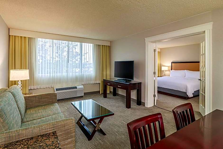 Holiday Inn & Suites Boston Peabody by IHG