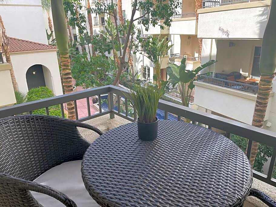 1 Bedroom XL Condo with King bed, Garden View, Parking Included