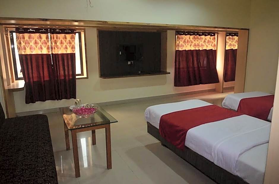 Poonam Hotel