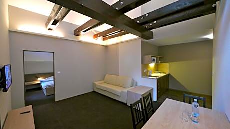 Deluxe Two-Bedroom Apartment