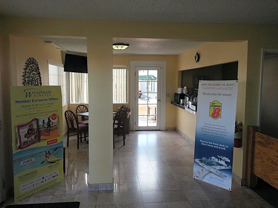 Super 8 by Wyndham Ridgecrest