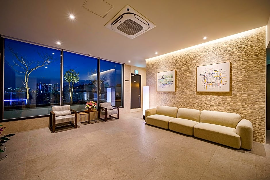 Daegu Suseong Brown Dot