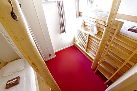 Bunk Bed in Mixed Dormitory Room