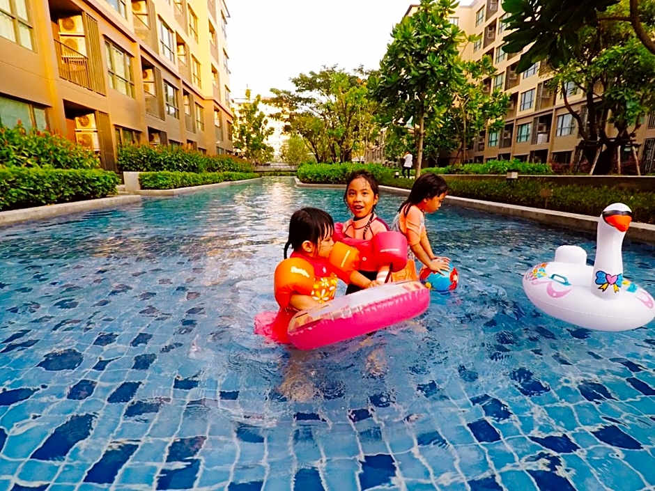 Rain Chaam Huahin by Joe