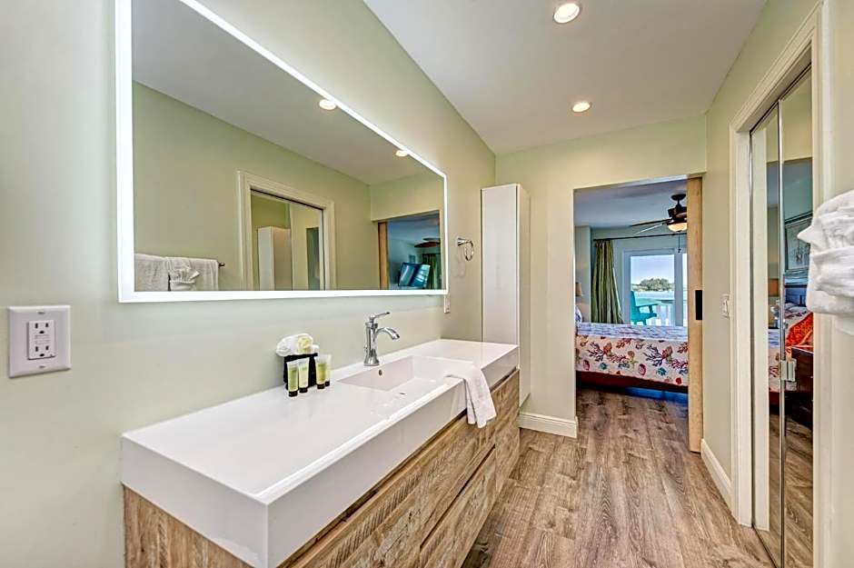 Anna Maria Island Beach Palms 5B