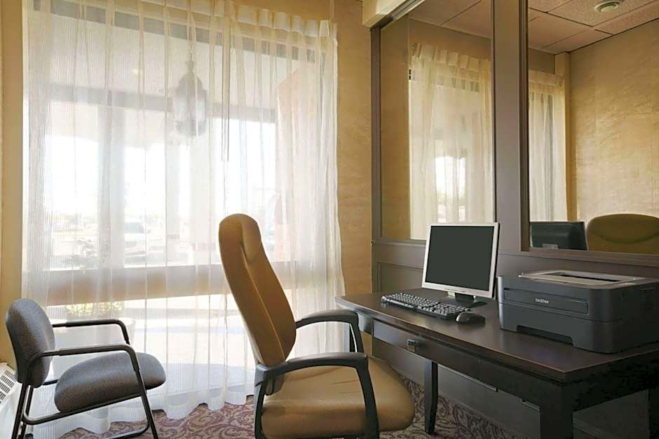 Ramada by Wyndham Lethbridge