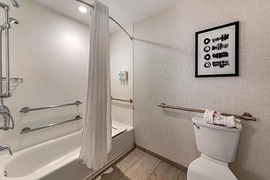 Comfort Inn & Suites Miami International Airport