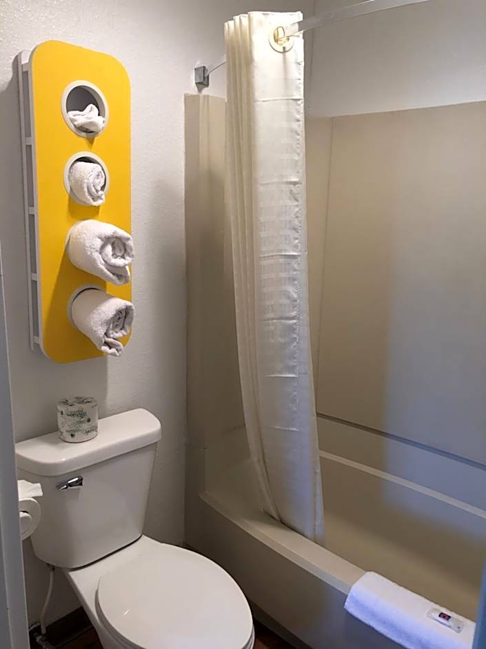 Motel 6-La Crosse, WI