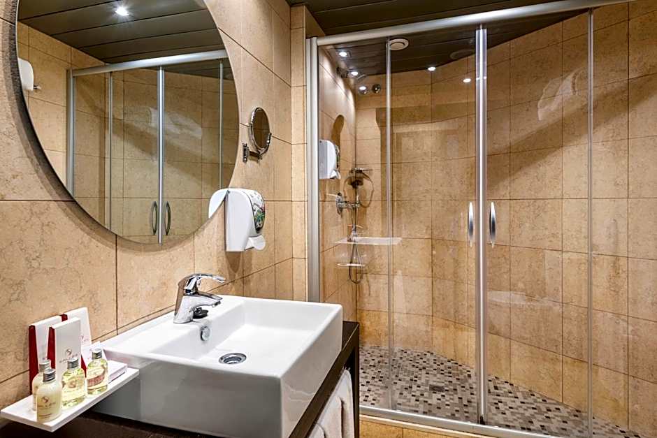 Salles Hotel Aeroport De Girona