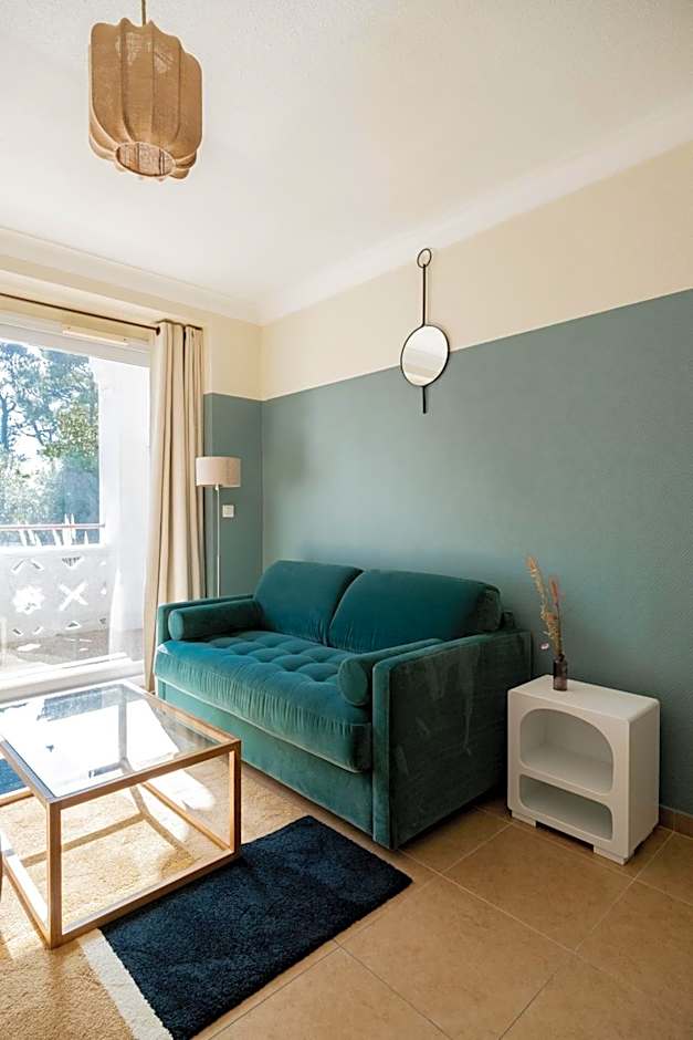 Résidence Château d'Acotz - Appartements avec piscine à 300m des Plages & Océan