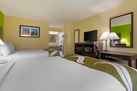 2 Queen Beds Nonsmoking