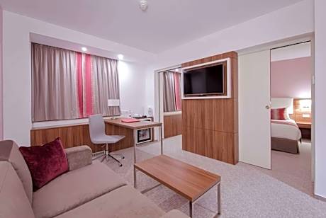 Suite, 1 King Bed, Non Smoking