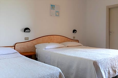 Triple Room with Beach Package