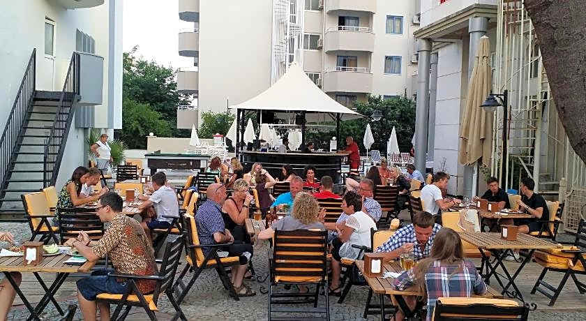 Almena Hotel