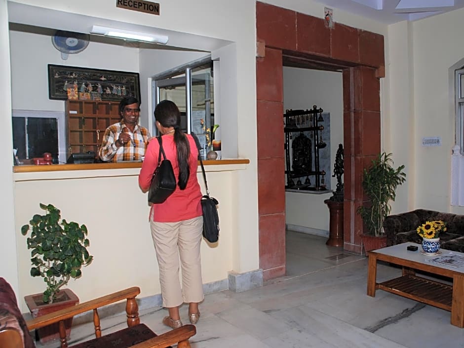 Hotel Sugandh Retreat