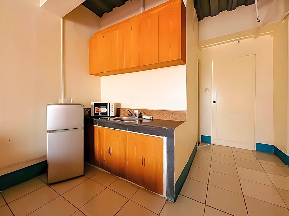 OYO 809 Crowne One Condo