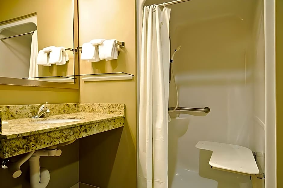 Best Western Plus Night Watchman Inn & Suites