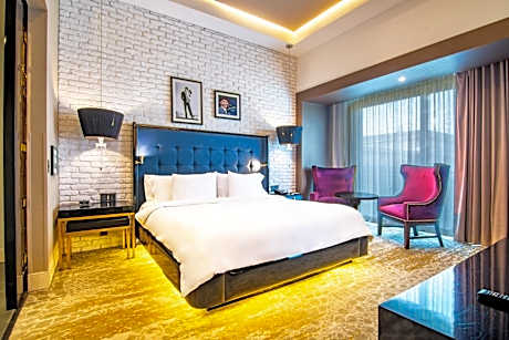 Loft 1 King Bed