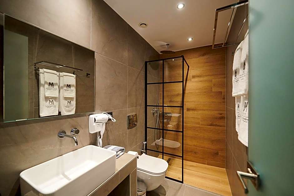 Meni Hotel & Apartments UNDER NEW MANAGEMENT