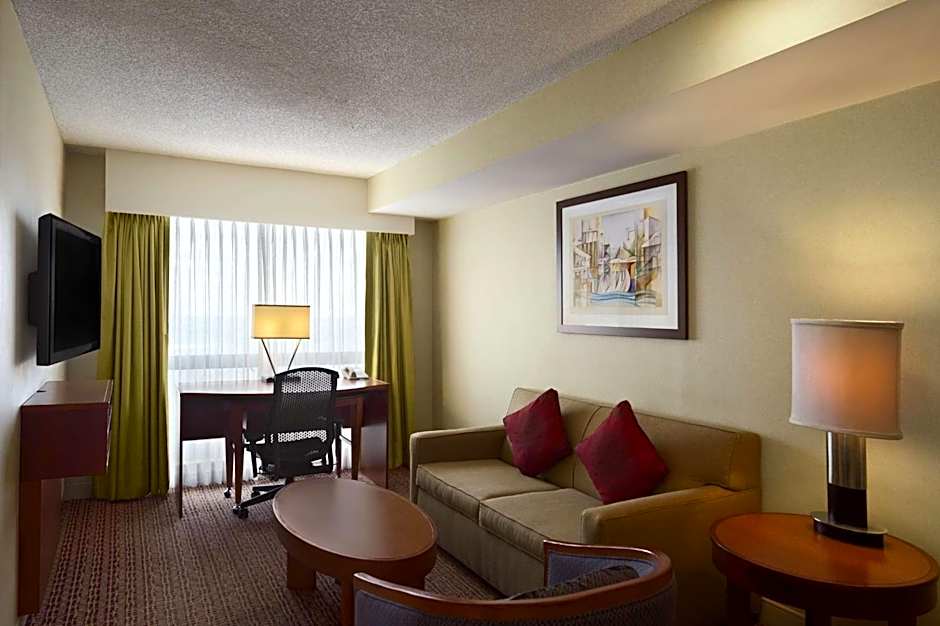 Hilton Chicago/Magnificent Mile Suites