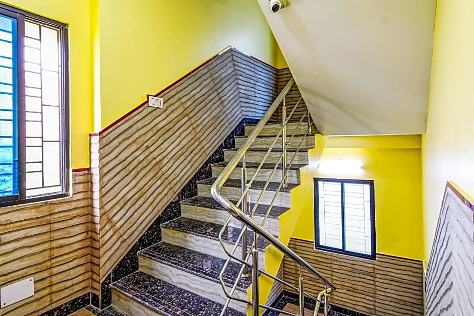 Super OYO 817371 OYO 84509 Hotel Shree Near Akankha More