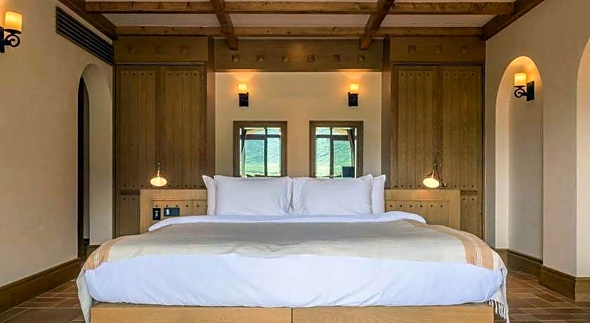 Town Square Suite by Toscana Valley