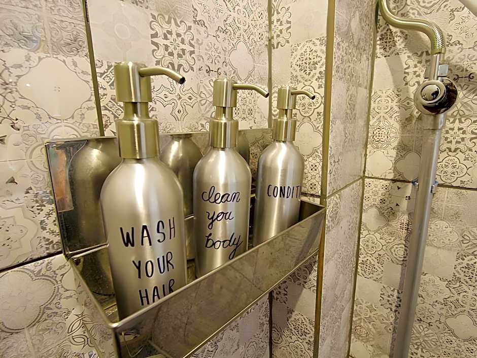 Above The Sea Boutique Hotel