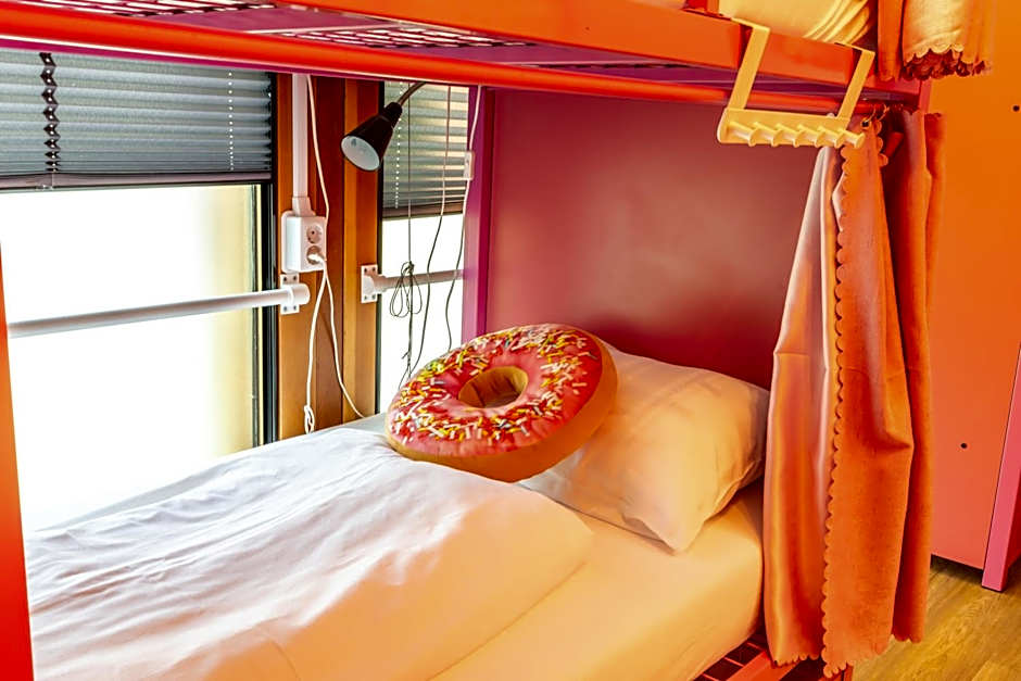 Hostelle - women only hostel Amsterdam