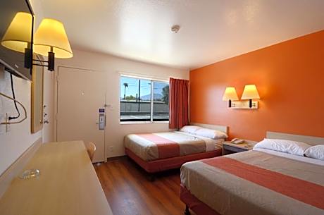 Classic Quadruple Room