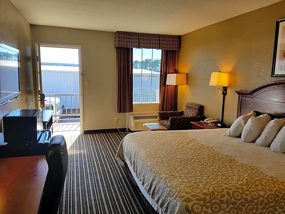 Days Inn by Wyndham Leesville